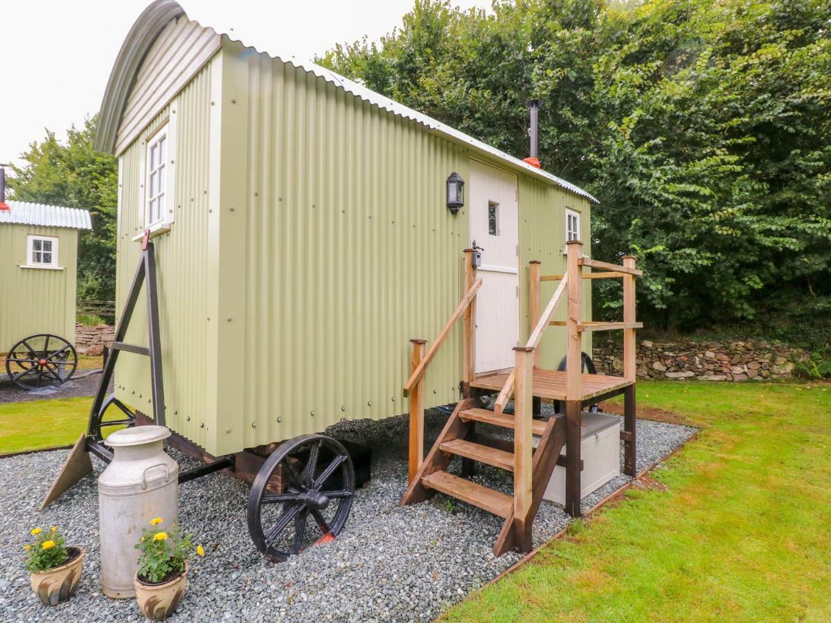 Shepherds Hut - The Crook Милфорд-Хейвен Экстерьер фото